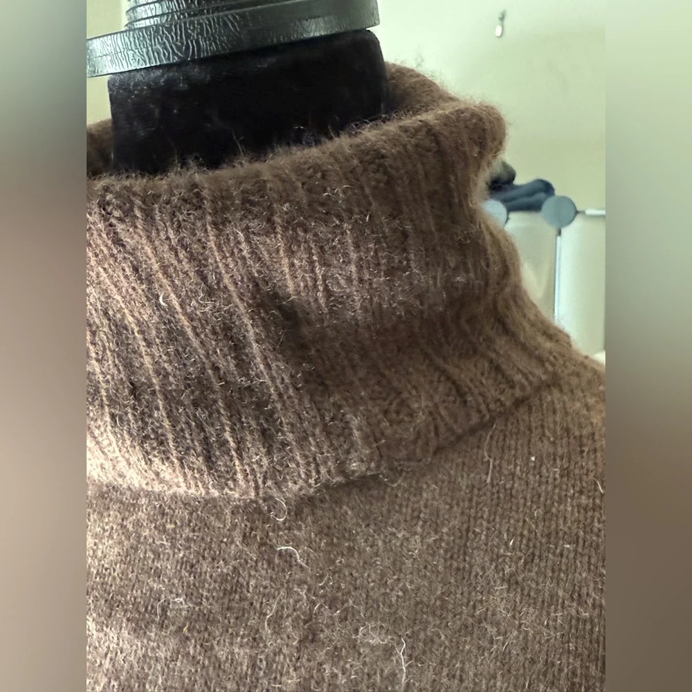 Kirkland Cashmere Chocolate Brown Turtleneck Sweater, S. Thick and Cozy_6